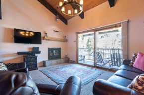 Large Deck Fireplace Hot Tubs- Walk To Mtn